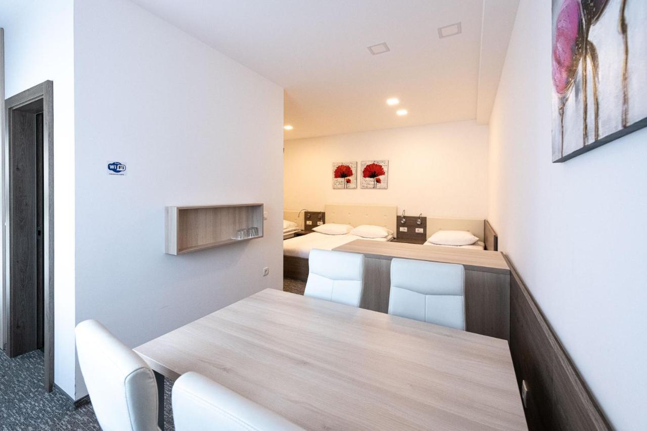 Apartmaji In Sobe Ramar Straza 外观 照片