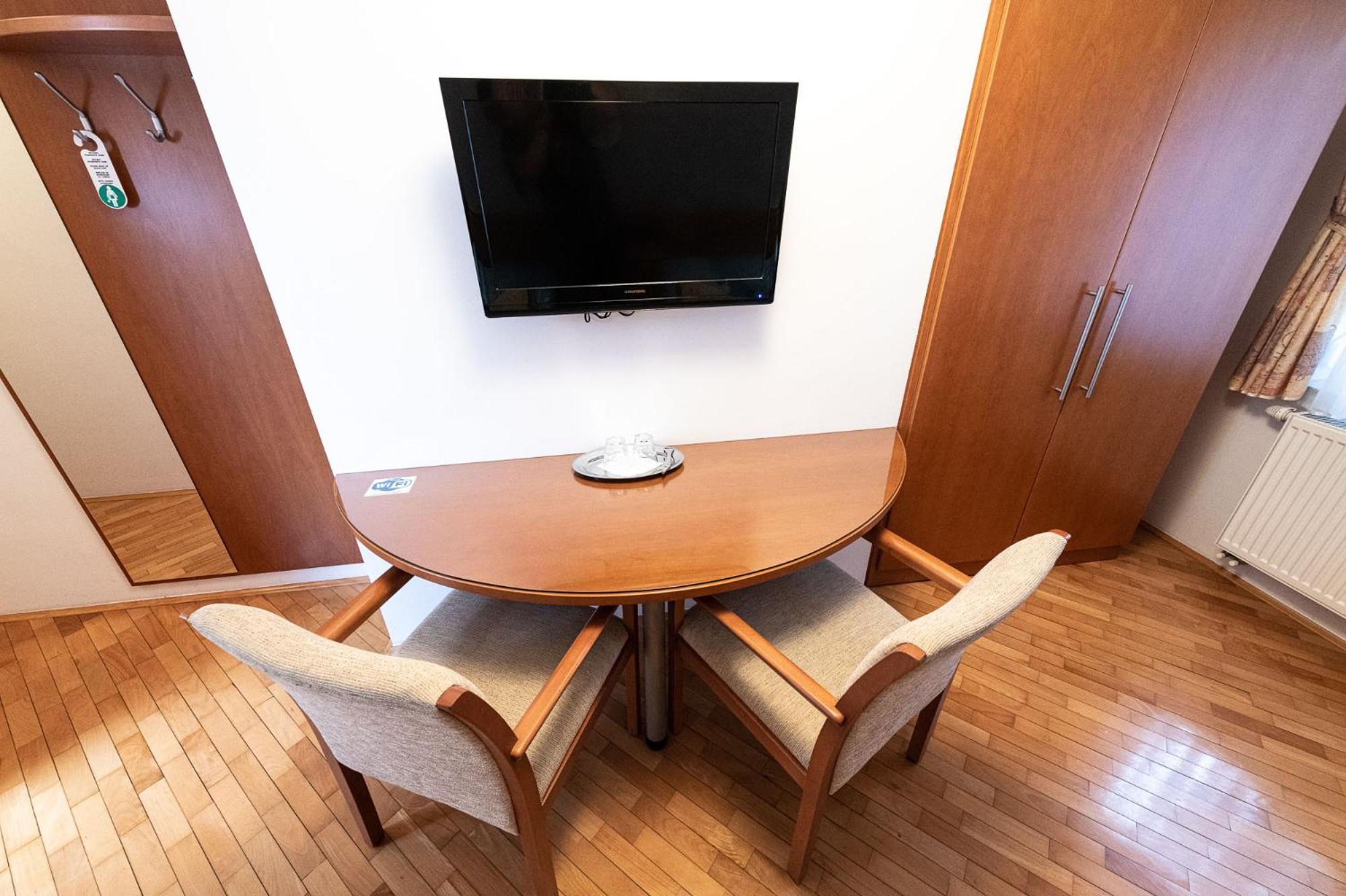 Apartmaji In Sobe Ramar Straza 外观 照片