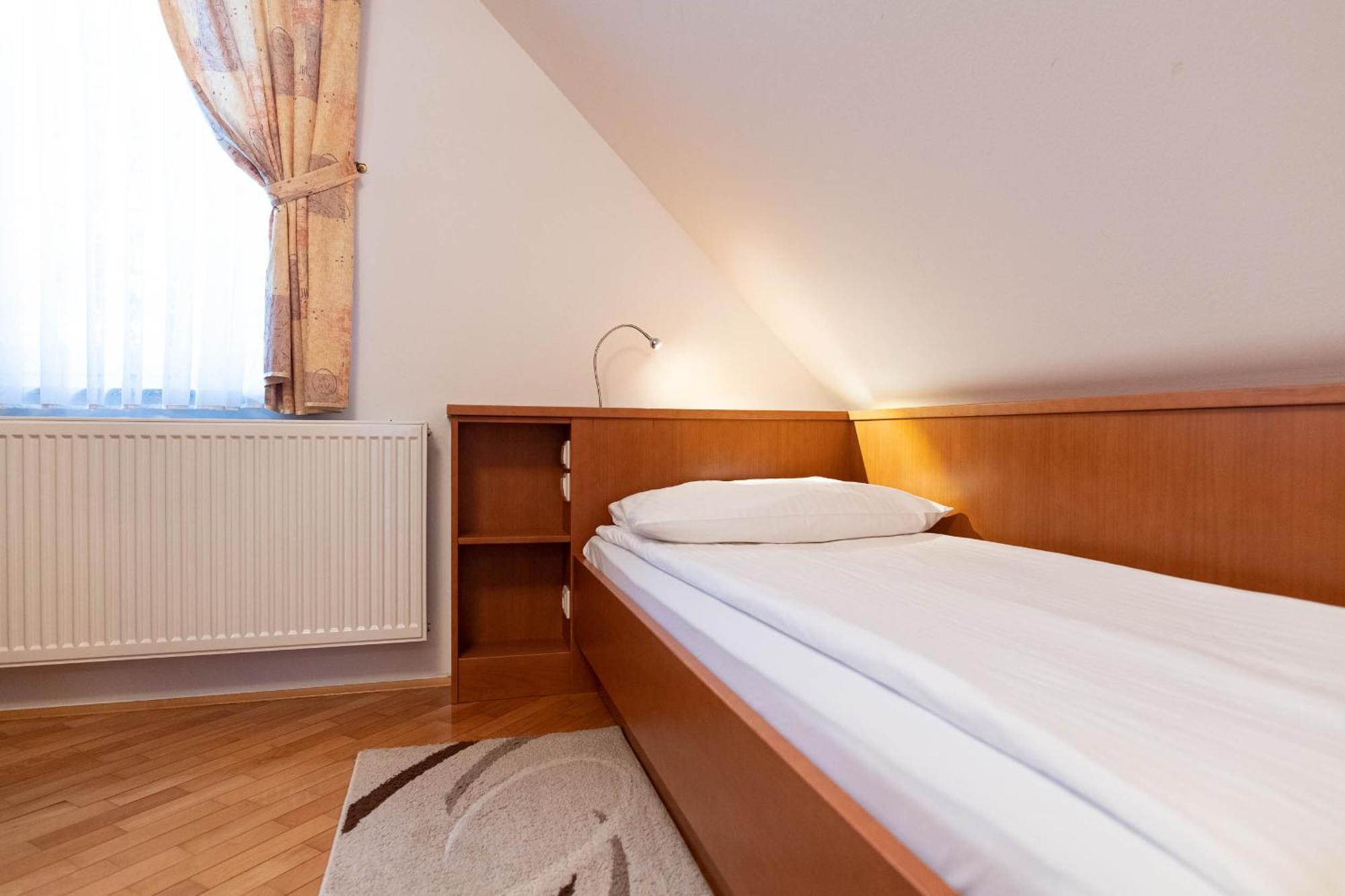 Apartmaji In Sobe Ramar Straza 外观 照片