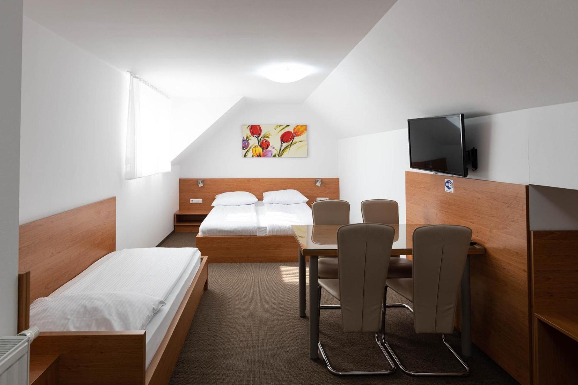 Apartmaji In Sobe Ramar Straza 外观 照片
